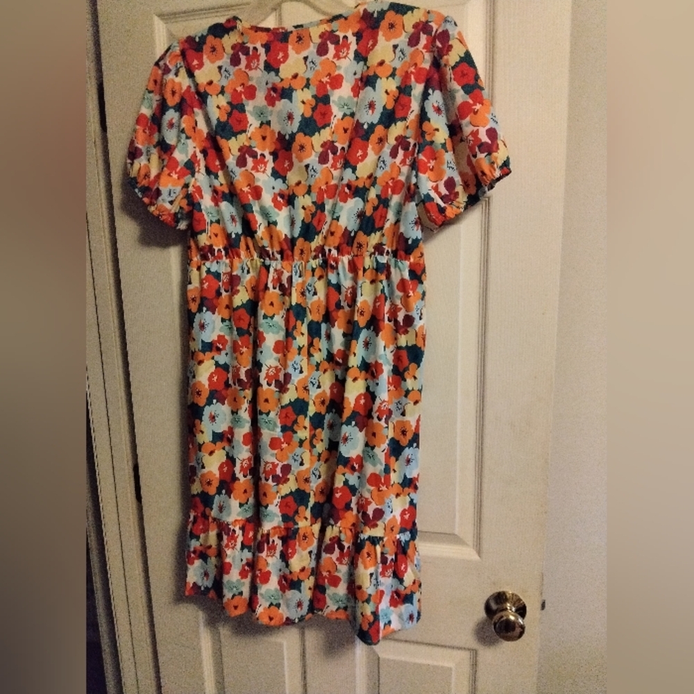 Women's Shein Dress - Picture 2 of 6